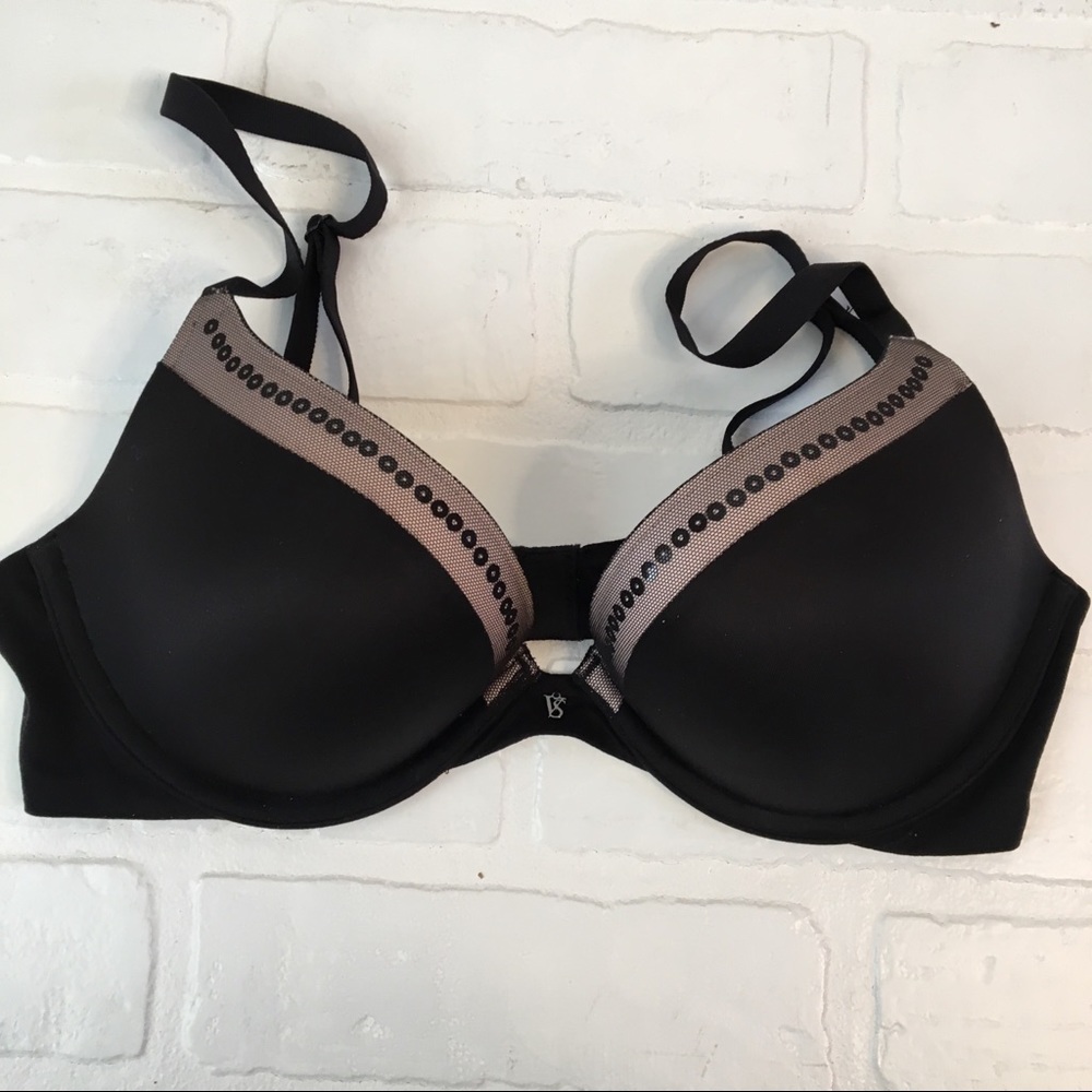 Victoria’s Secret plunge 34C